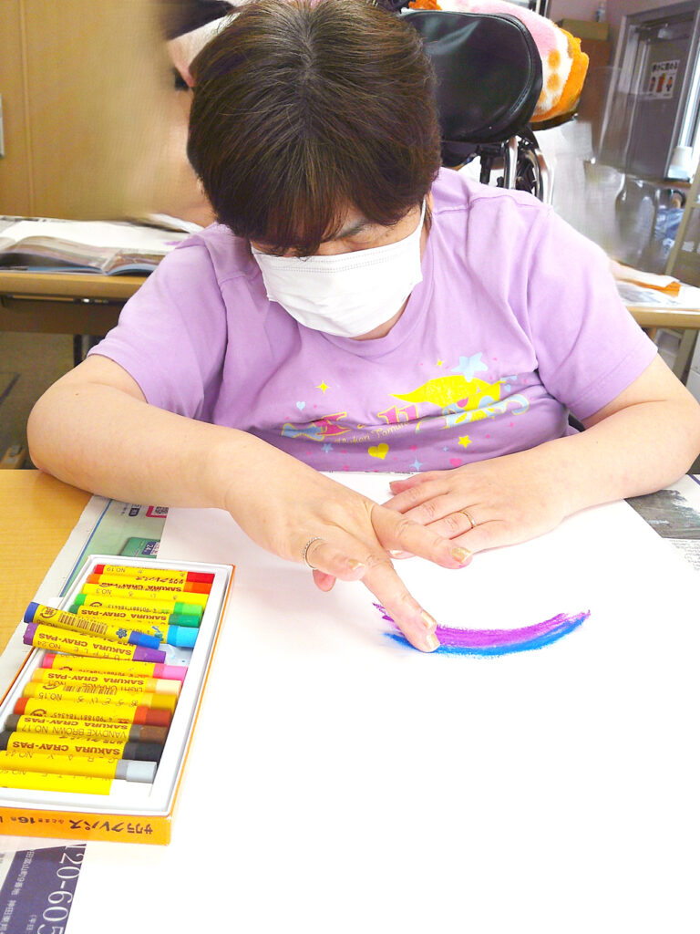 美術ワークショップの画像04です